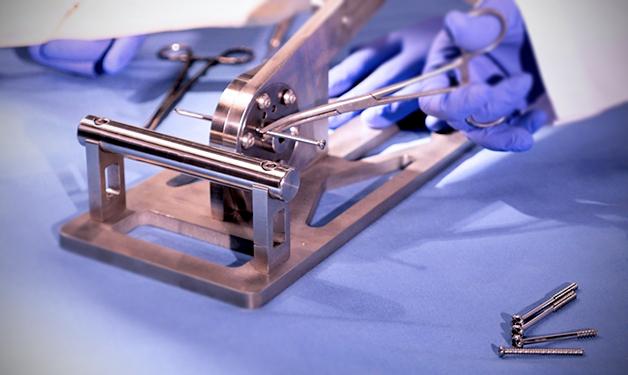 Surgical screw cutter